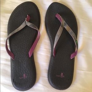 Women’s Sanuk yoga mat flip flop